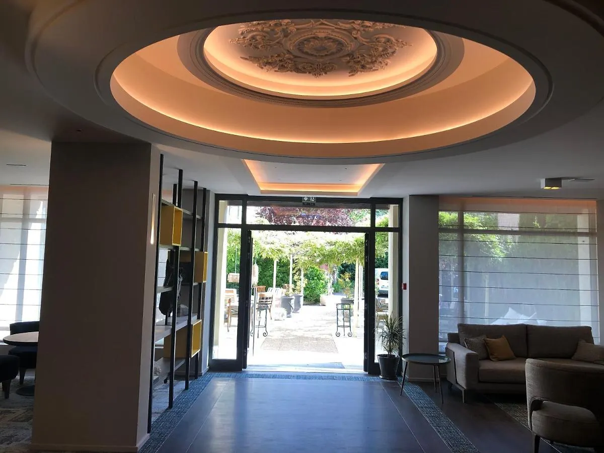קסטלאנטה Nouvel Hotel Du Commerce 3*,  צרפת