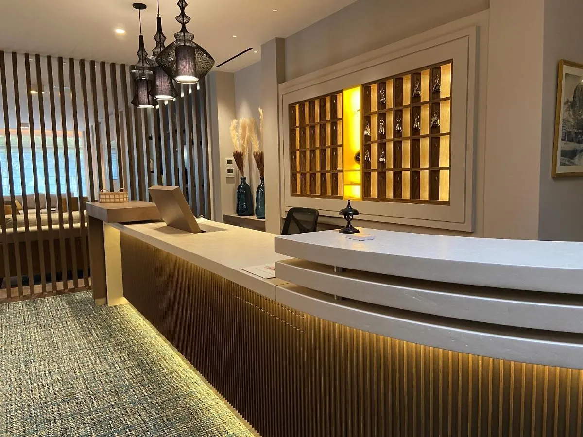 ***  קסטלאנטה Nouvel Hotel Du Commerce צרפת